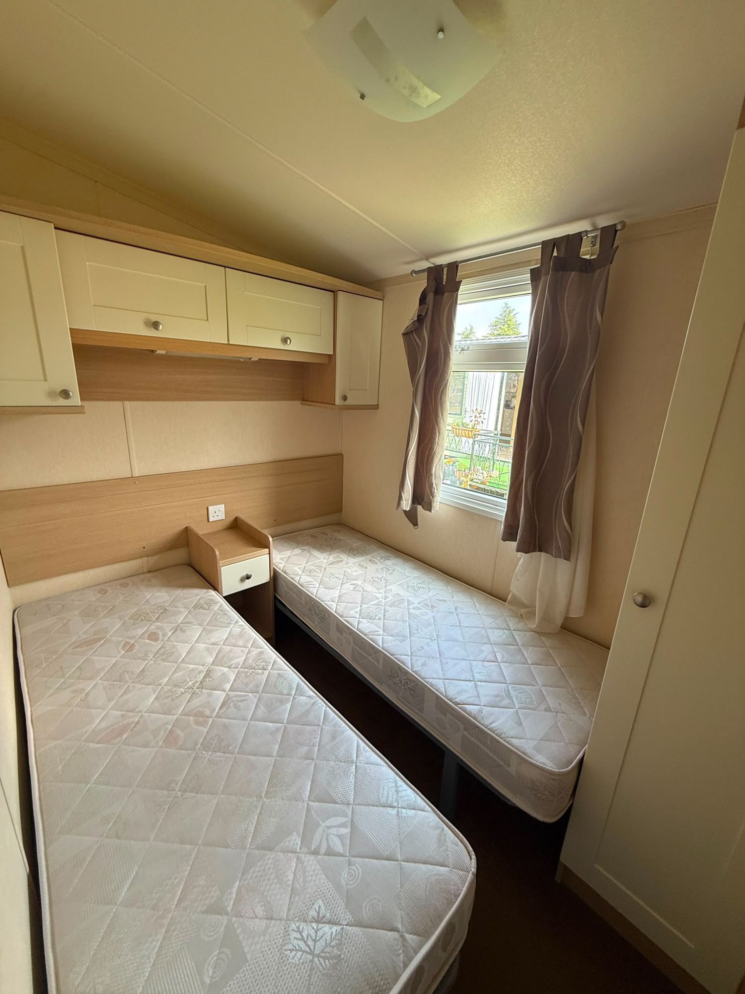 2009 Swift Moselle Twin Bed