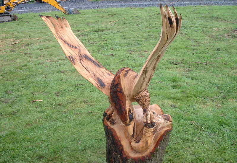 Sculpture - Eagle with Fish