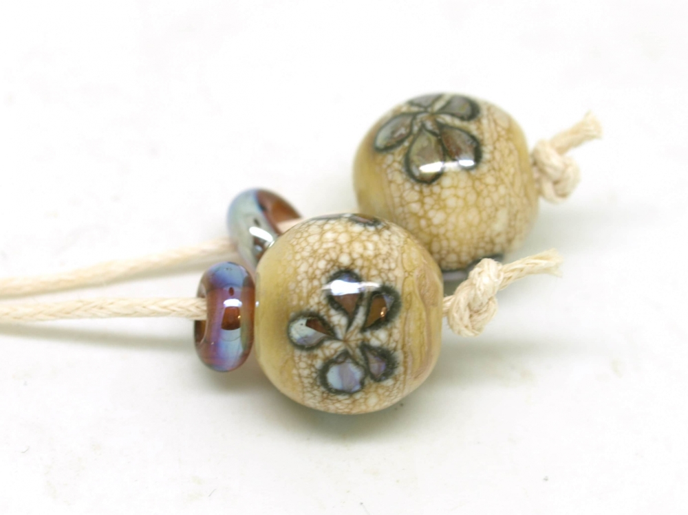 Organic Flower Beads in Ivory & Reactive Purple/Brown Glass