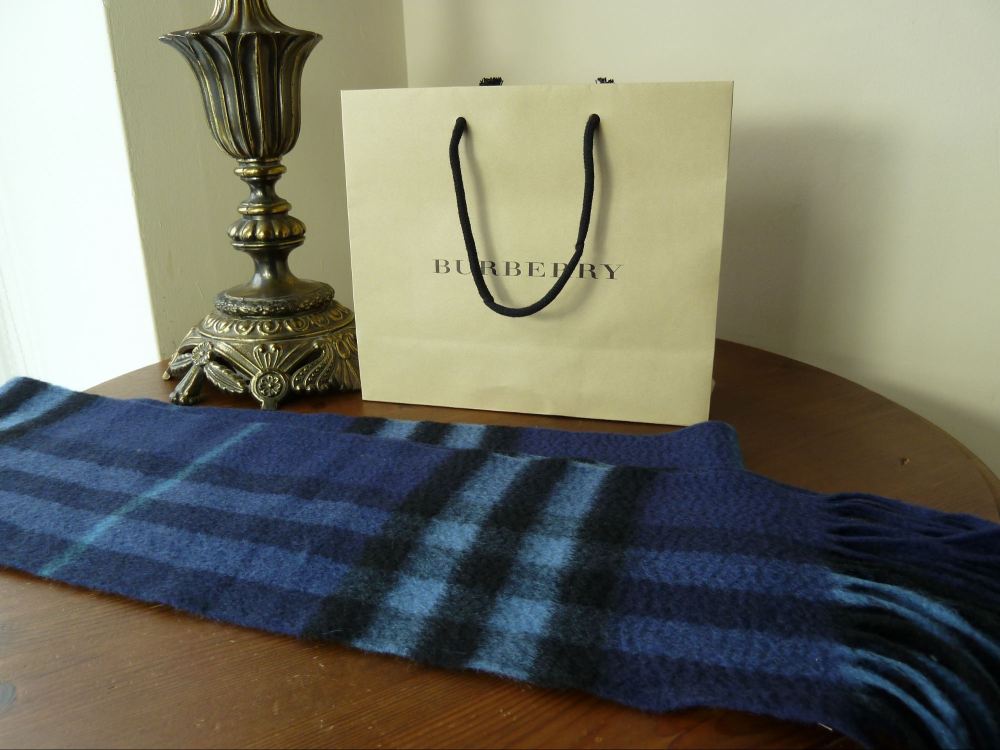 Burberry Exploded Check 100% Scottish Cashmere Scarf in Kingfihser Blue - New