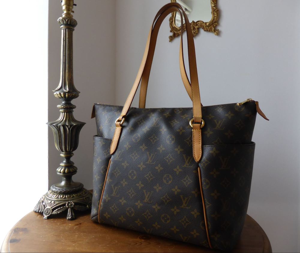 Used louis vuitton TOTALLY MM HANDBAGS HANDBAGS / LARGE - LEATHER