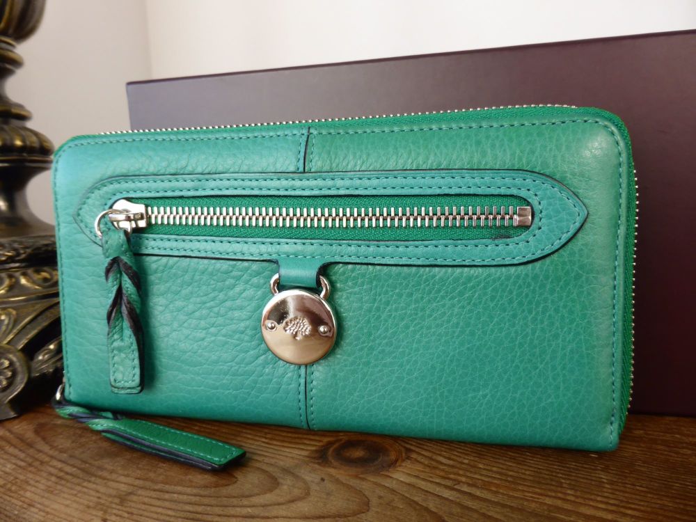 Mulberry Somerset Zip Around Continental Purse in Emerald Pebbled ...