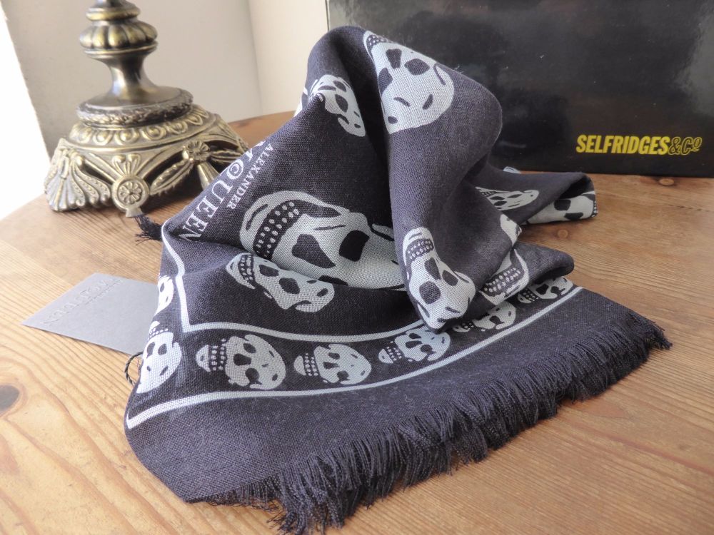 alexander mcqueen wool skull scarf