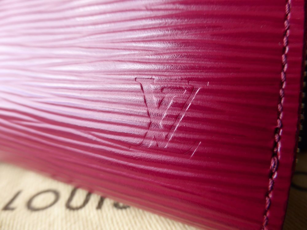 Louis Vuitton Zippy Coin Purse in Fuchsia Epi Leather - SOLD