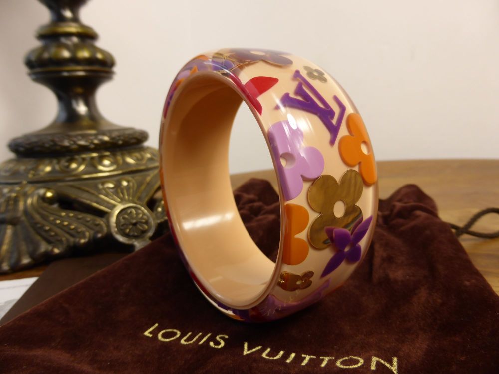 LOUIS VUITTON Floral Inclusion Lv Logo Resin Ring Pink
