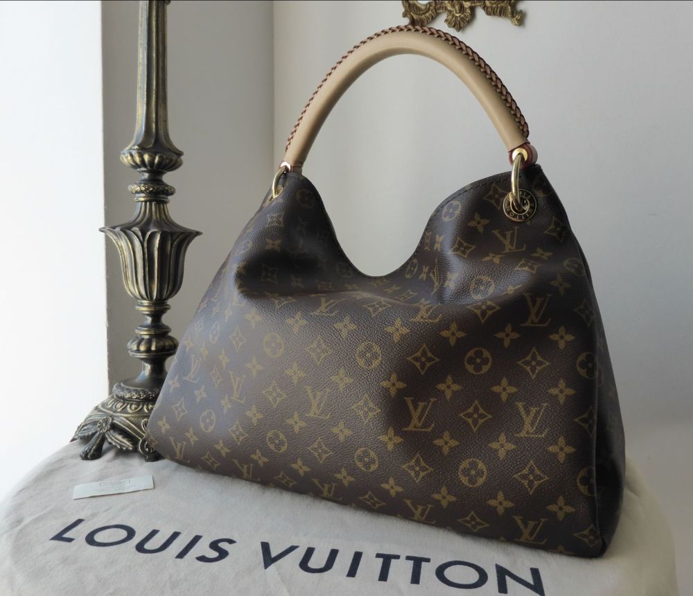 Louis Vuitton Artsy MM Hobo Bag Monogram