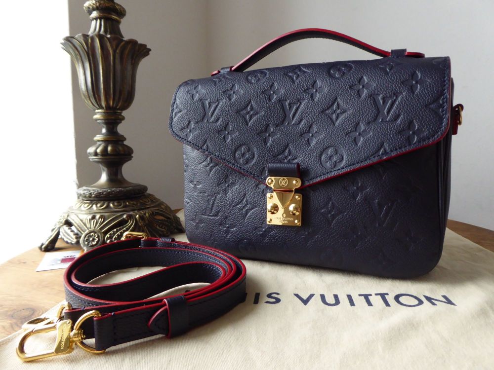 REFERENCE] Authentic Louis Vuitton Pochette Metis Empreinte Noir vs Rep  Marine Rouge From An Factory : r/WagoonLadies