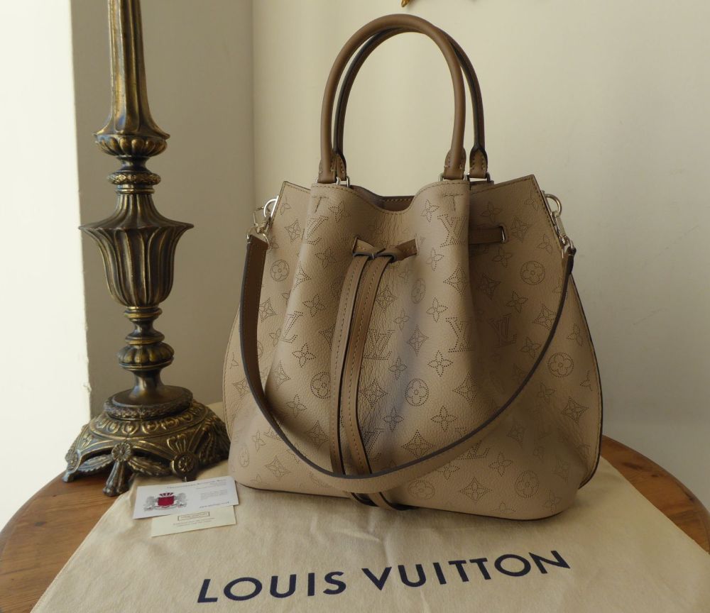 Louis Vuitton Girolata in Galet Mahina Calfskin with Zip Pouch - New