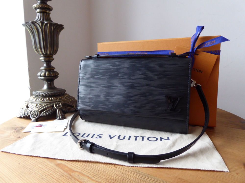 Louis Vuitton Clery Shoulder Clutch in Epi Noir