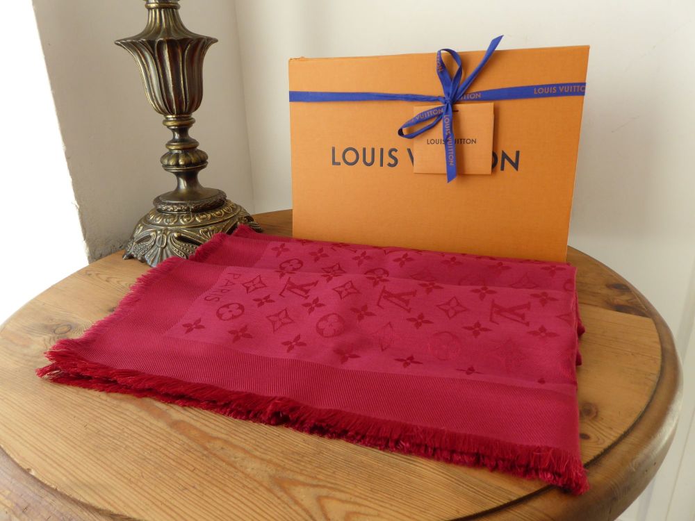 Louis Vuitton Monogram Shawl in Pomme D'Amour - New