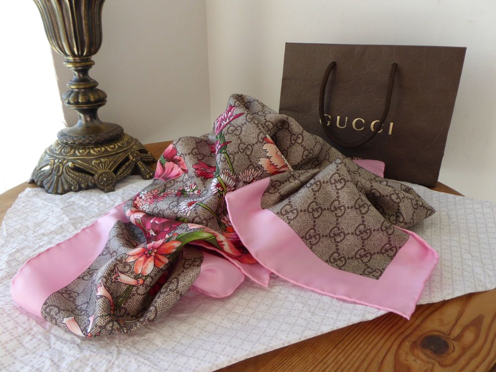 Gucci Spring Bouquet Silk Square Scarf in Beige Pink GG Monogram Twill -  N