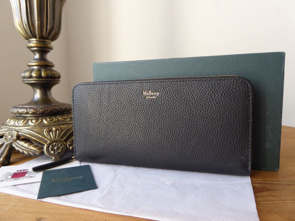 Mulberry 8 Card Zip Around Continental Wallet Purse in Black Classic Grain - SOLD