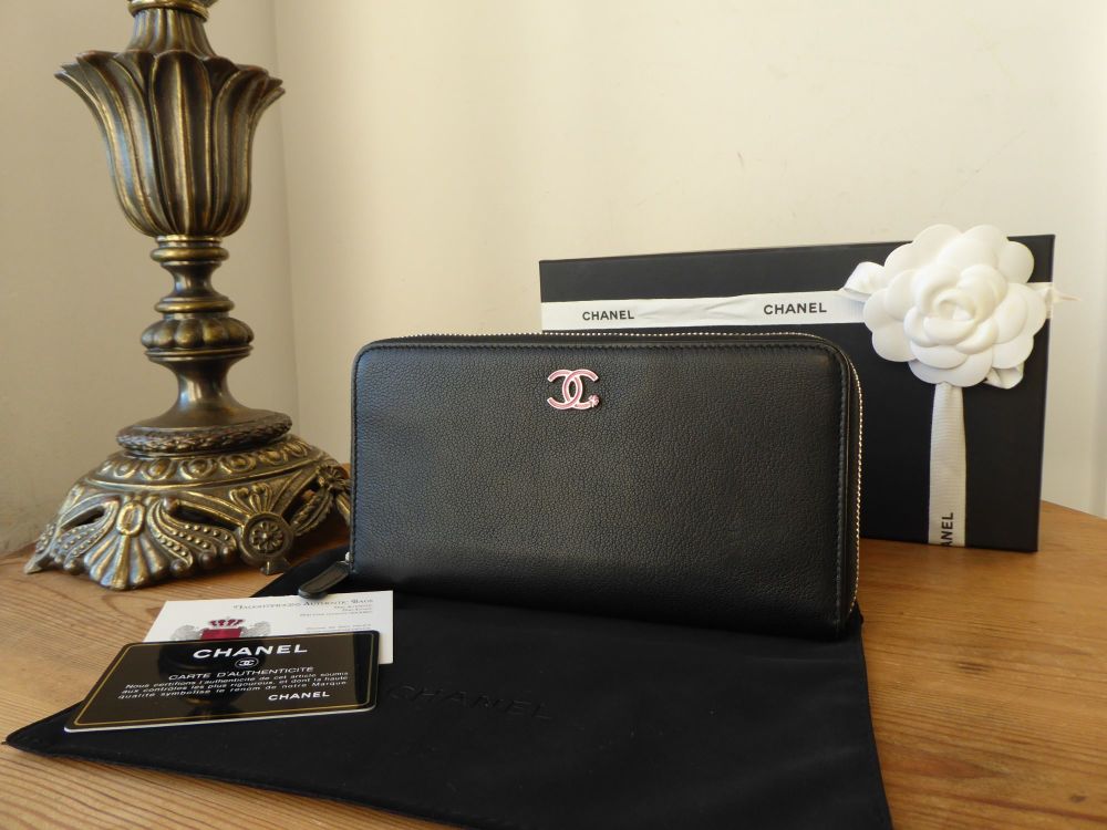 Chanel Zip Around Continental Wallet Purse in Vintage Black Calfskin with Pink Enamel Lucky Clover CC - SOLD