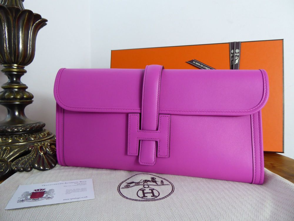 Fashionphile - Sometimes making a statement only takes a clutch. In this  case, the Hermes Swift Jige Elan 29 in Magnolia.