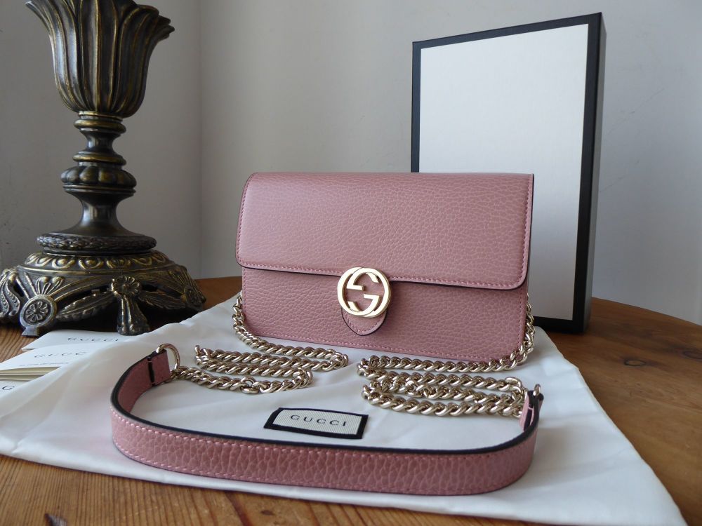 Gucci Shoulder Clutch Wallet on Chain in Blush Pink Grained Calfskin  - New