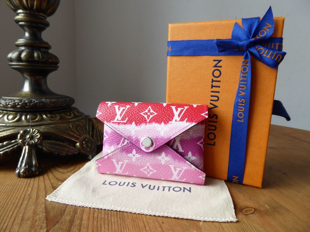 Louis Vuitton Limited Edition Escale Red Kirigami Single Small Envelope Pou