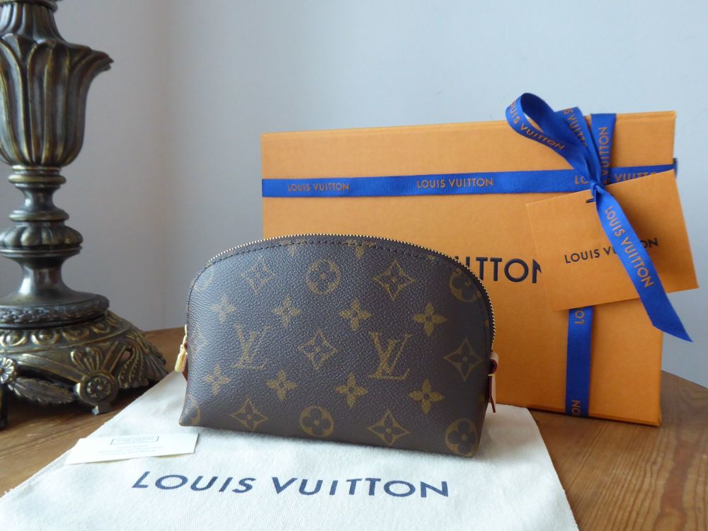 Louis Vuitton Cosmetic Pouch in Monogram Canvas - SOLD