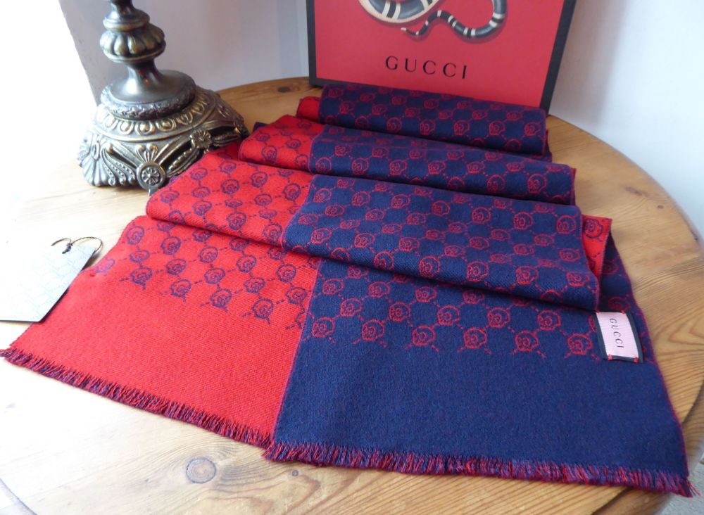Gucci GG Gucci Ghost Hamlet Skull Winter Scarf in Reversible Navy & Red Wool - SOLD