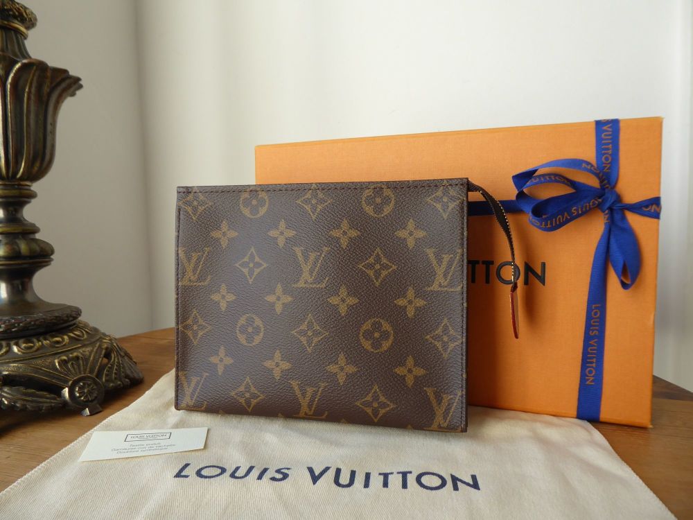 Louis Vuitton Toiletry Pouch 19 in Monogram - New