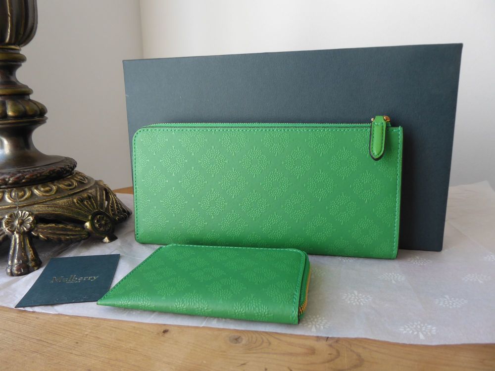 Mulberry Long Part Zip Around Continental Purse and Coin Pouch in Grass Green Debossed Leather - SOLD -  New