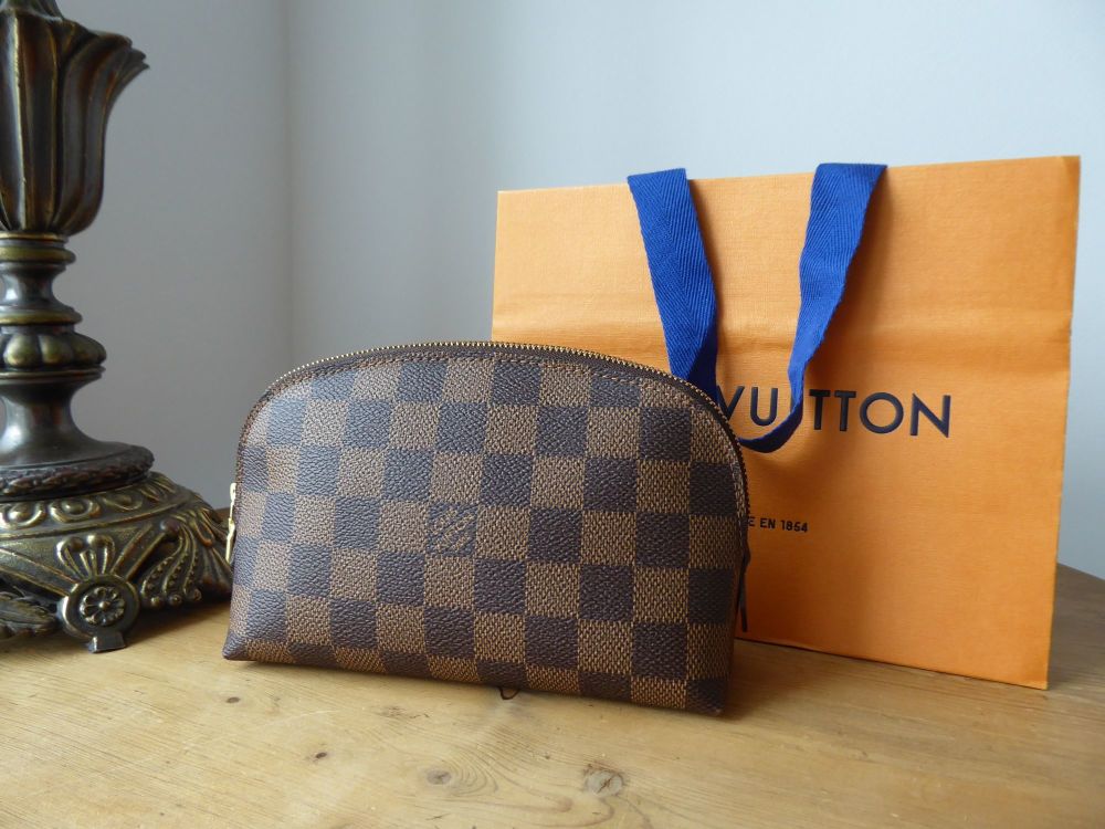 Louis Vuitton Cosmetic Pouch in Damier Ebene 