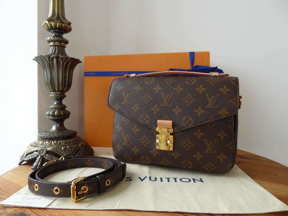 Louis Vuitton Pochette Métis in Monogram Canvas & Vachette Calfskin - SOLD