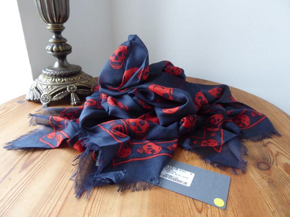 Alexander McQueen Classic Fringed Skull Scarf in Navy Red Modal Silk Mix - 