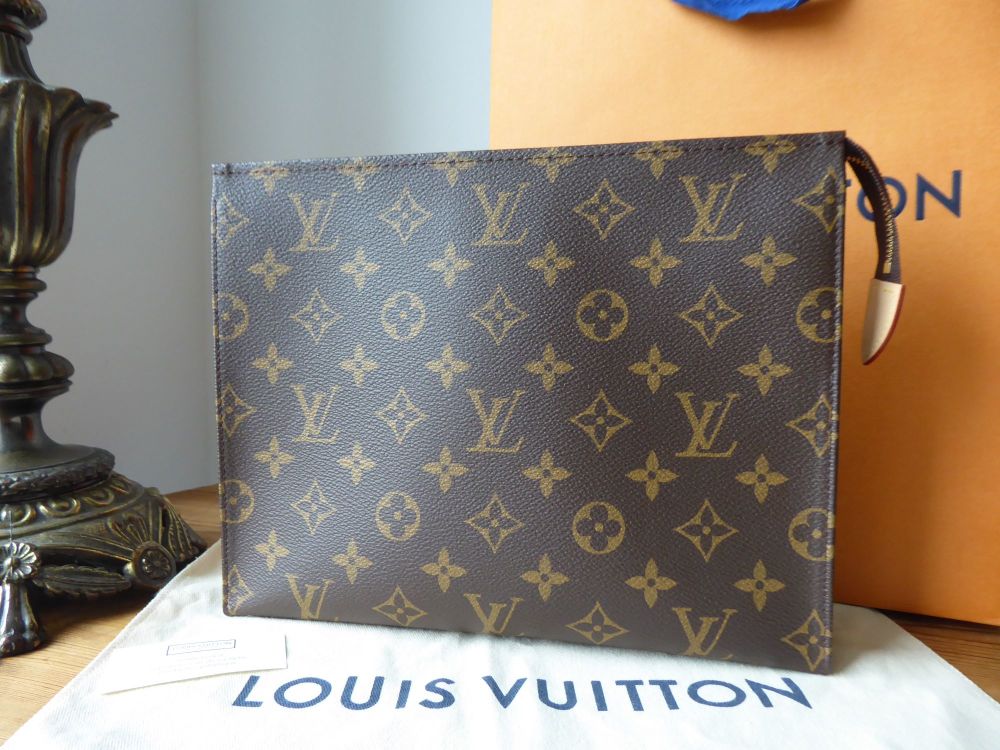Louis Vuitton Toiletry 26 Zip Pouch in Monogram - As New