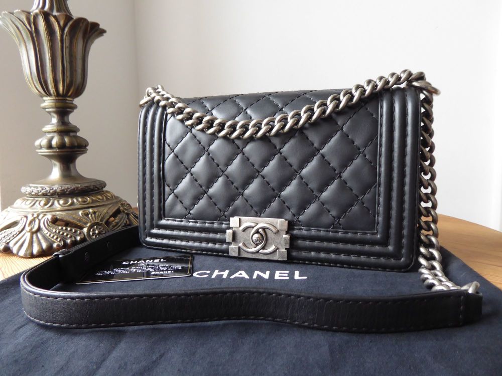 Chanel Silver Medium Boy Flap Bag Silvery Leather ref.945620