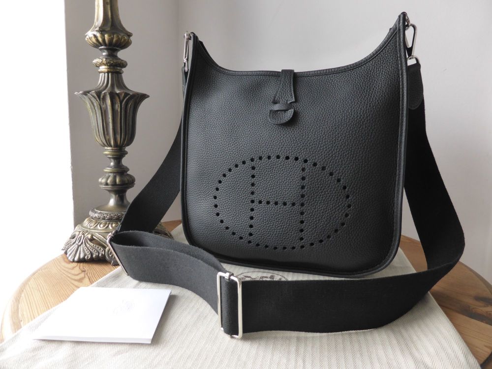Hermés Evelyne III 29 PM in Noir Taurillon Clemence with