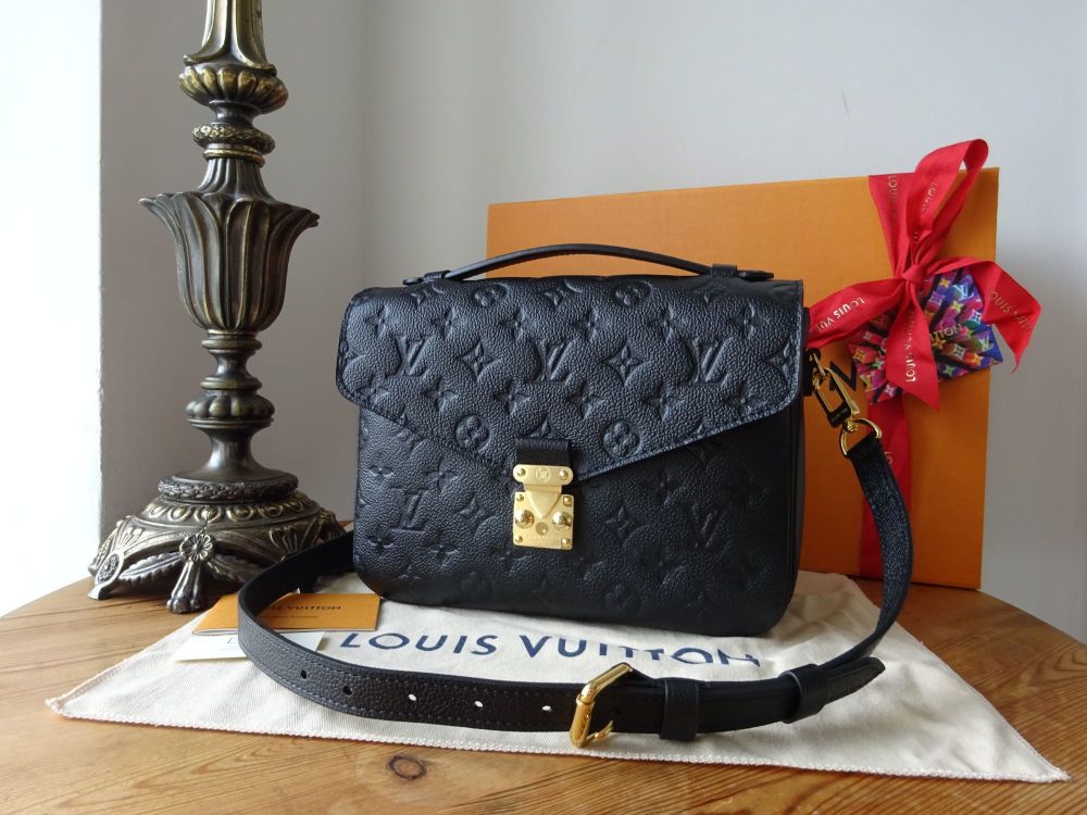Louis Vuitton Pochette Métis in Empreinte Noir
