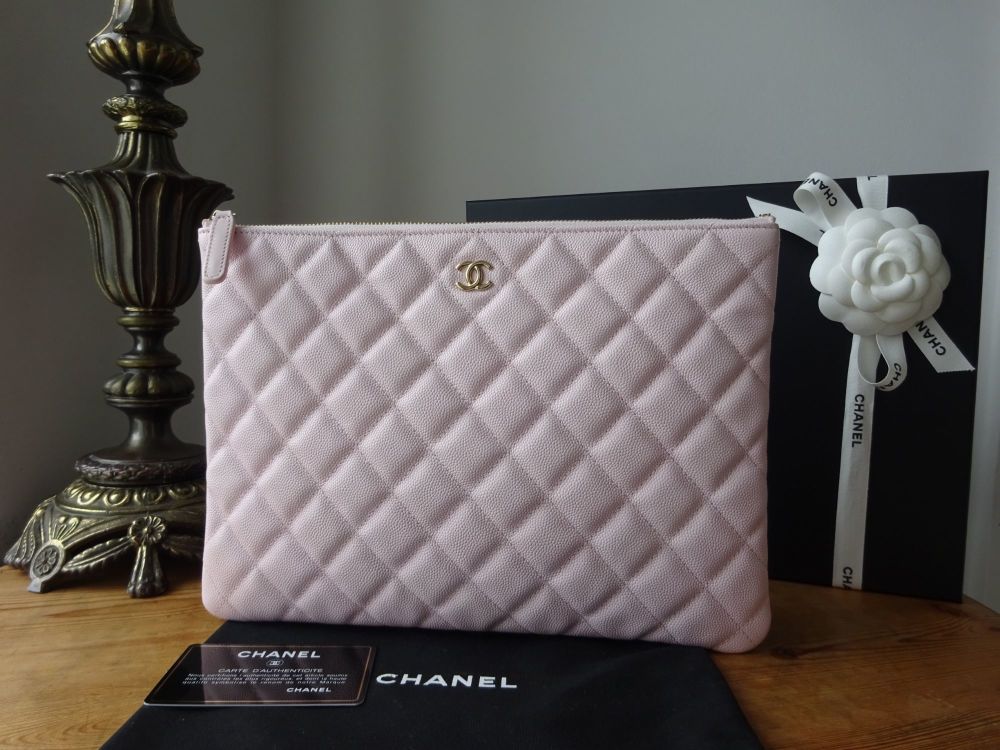 Chanel Medium O Case in 22 Light Pink Quilted Caviar with Gold Hardware - N