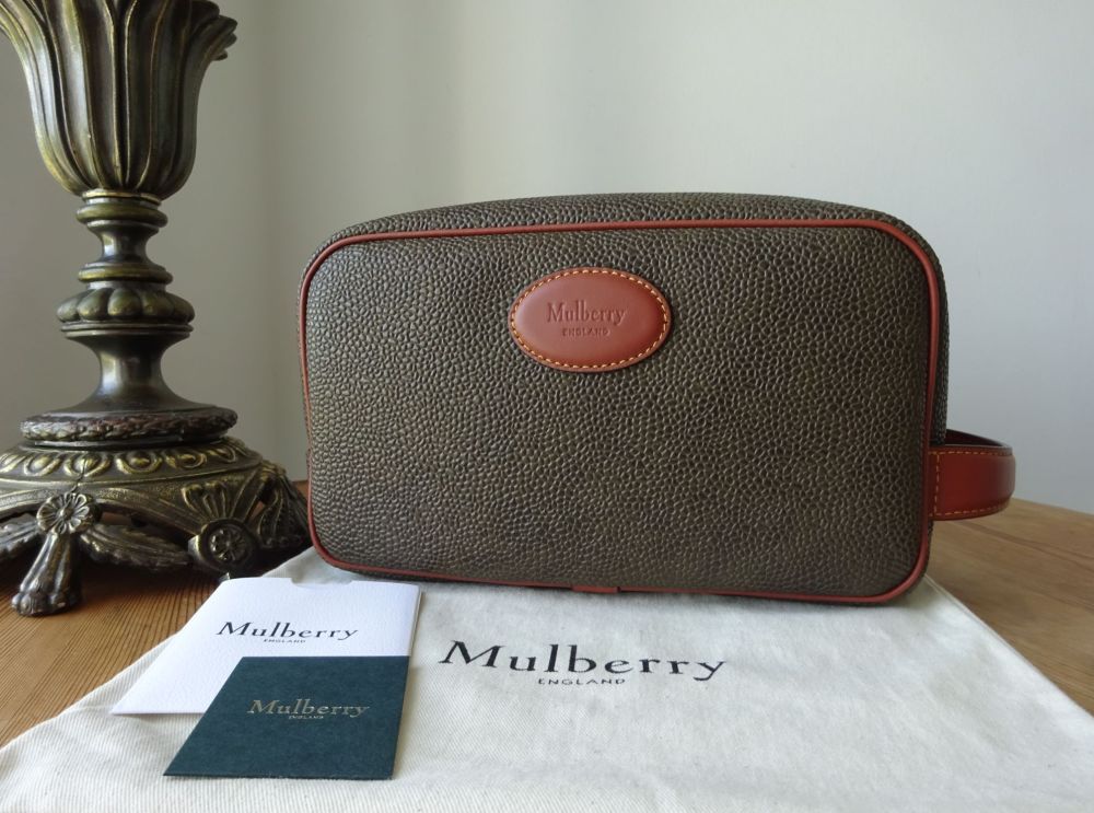 Mulberry Classic Zipped Wash Case in Mole & Cognac Scotchgrain - New