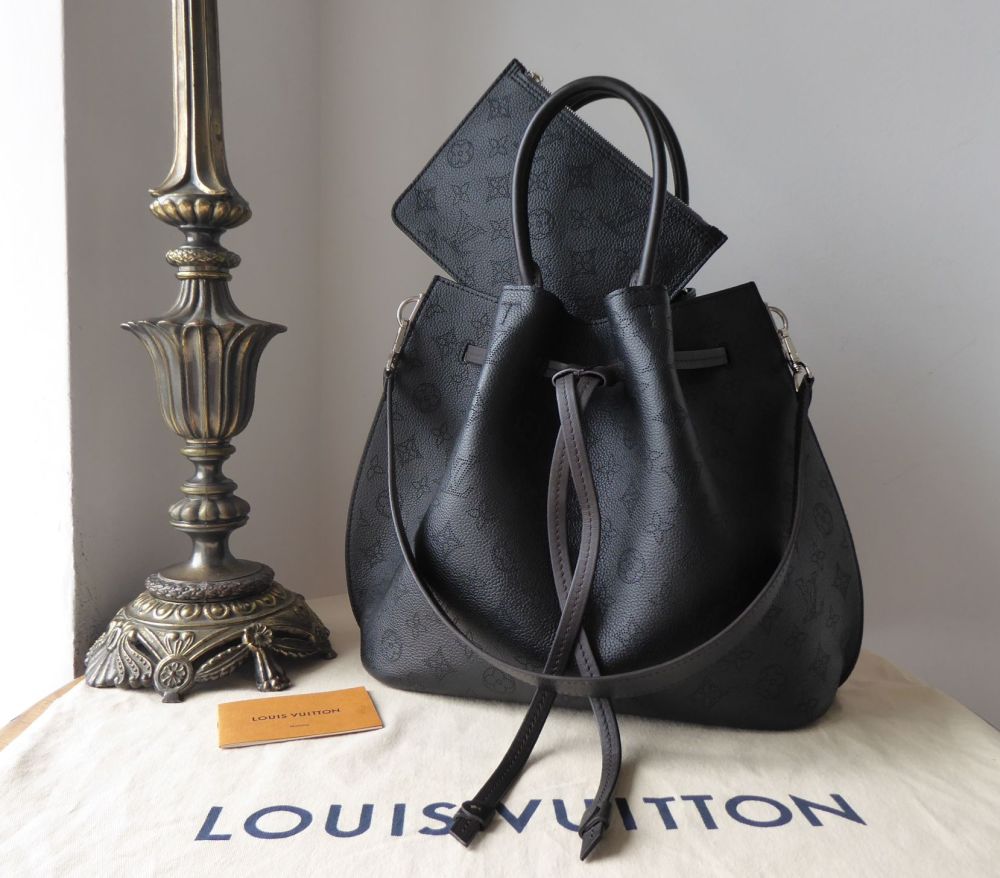 Louis Vuitton Girolata in Mahina Noir Calfskin with Zip Pouch