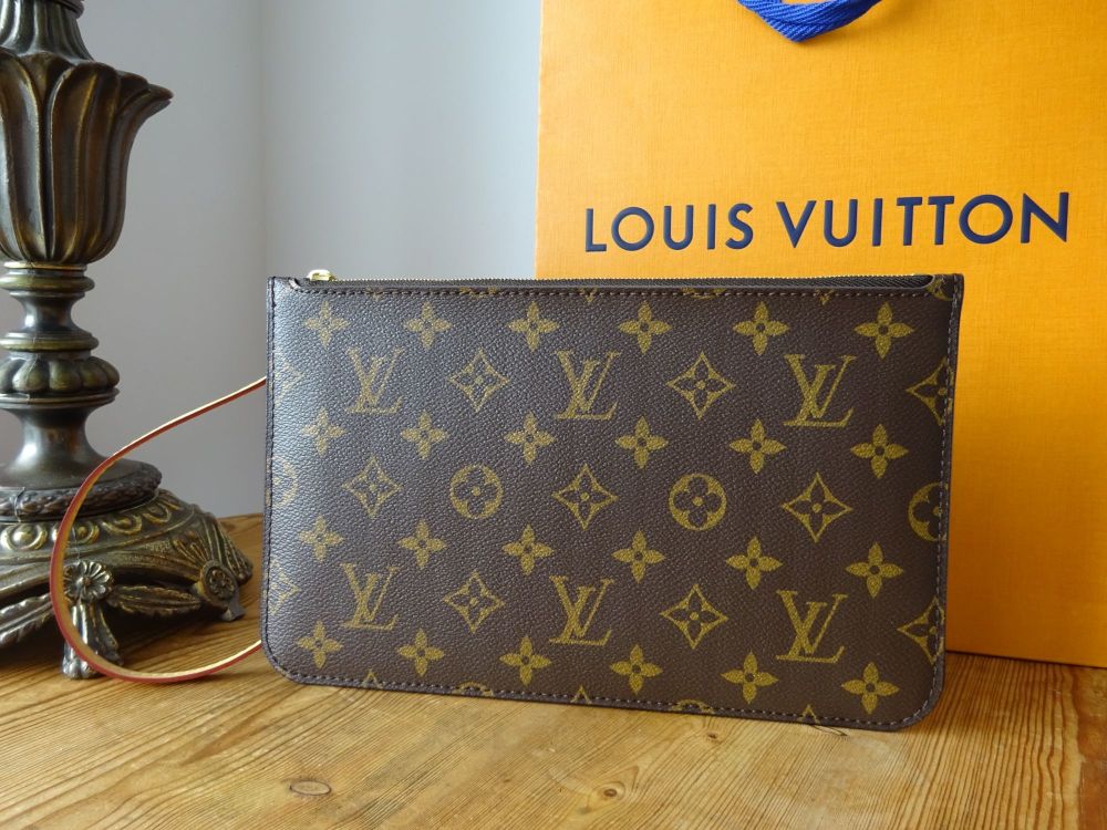 Louis Vuitton Neverfull MM Pochette Pouch in Monogram with Beige