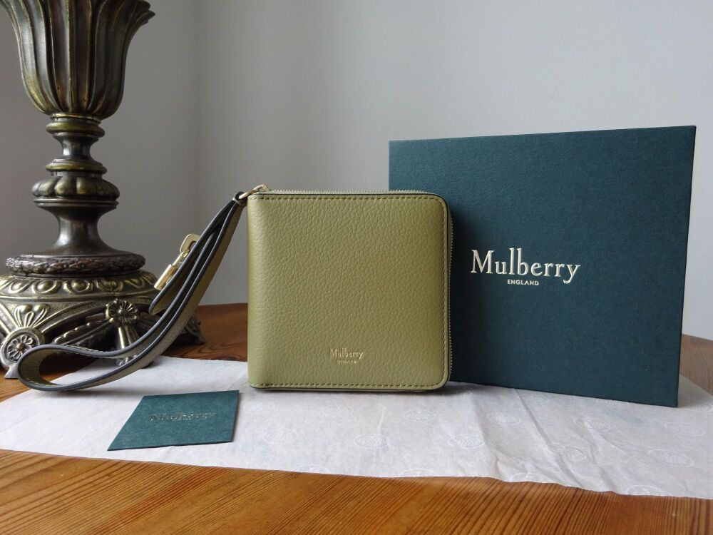 Mulberry Billie Square Zip Around Wristlet Purse Wallet in Summer Khaki Small Classic Grain - SOLD