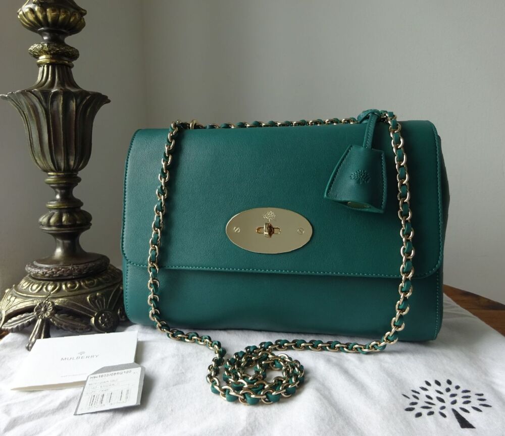 Mulberry Lily Medium in Emerald Micrograin Calf with Soft Gold Hardware
