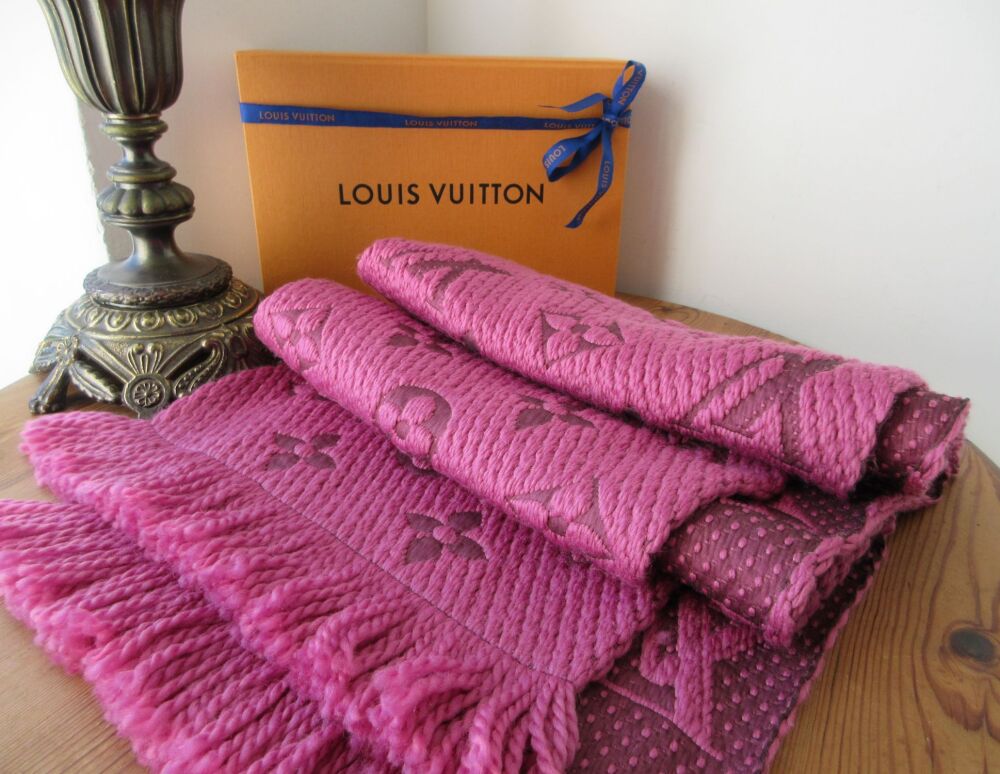 Louis Vuitton Logomania Fringed Winter Scarf in Vieux Rose As New