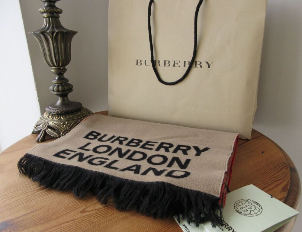 Burberry Love Logo Winter Football Scarf in Wool Silk Mix New