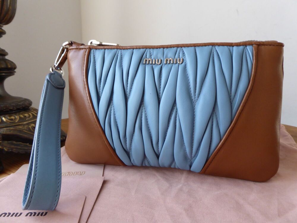 Miu Miu Zip Pochette Wristlet Clutch in Bicolore Lambskin Matelassé