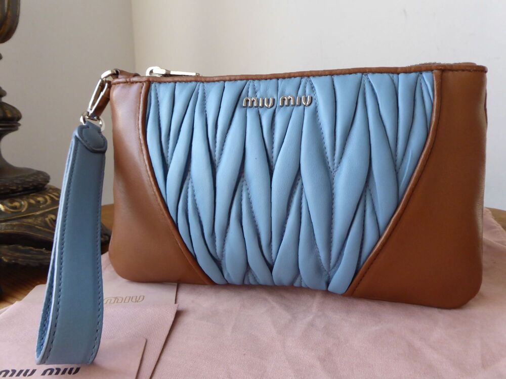 Miu Miu Zip Pochette Wristlet Clutch in Bicolore Lambskin Matelass&eacute;