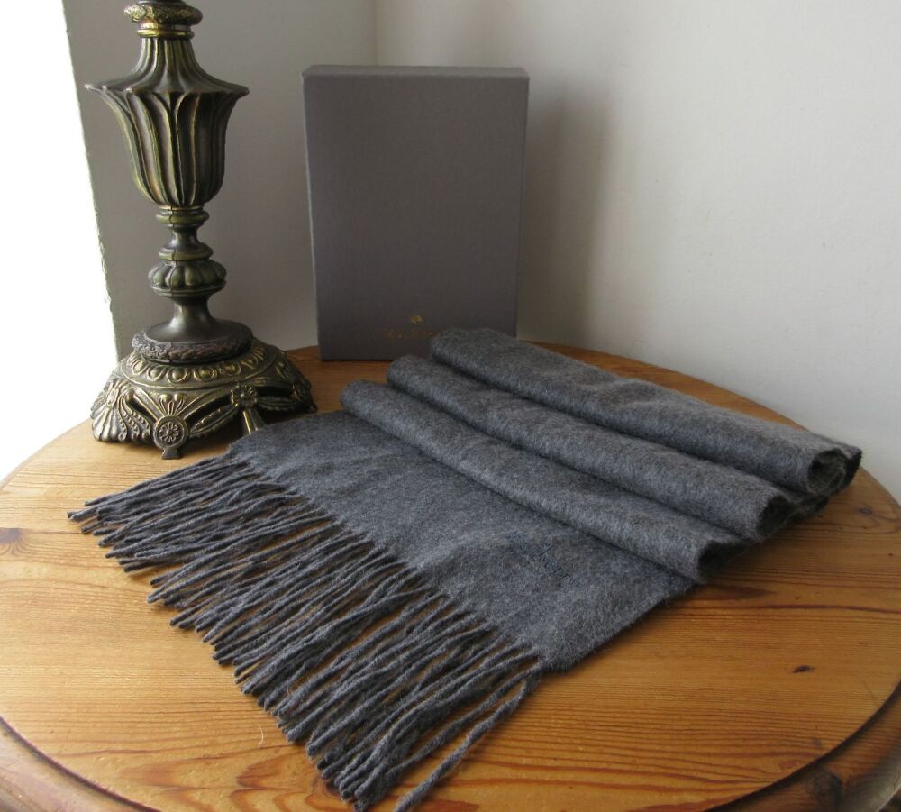 Mulberry Classic Fringed Winter Scarf in Grey 100% Cashmere