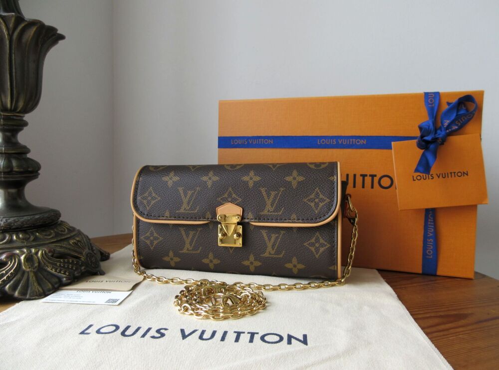 Louis Vuitton Pochette Camille in Monogram Vachette