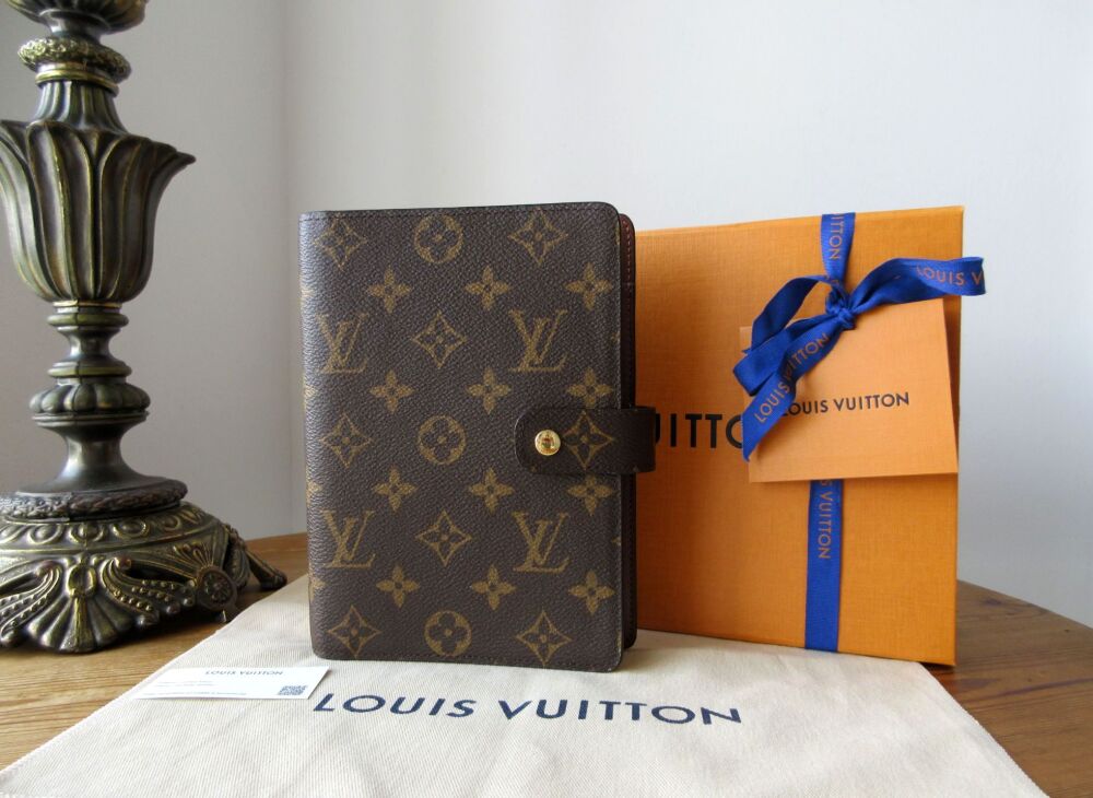 Louis Vuitton Medium Ring Agenda Cover in Monogram Canvas
