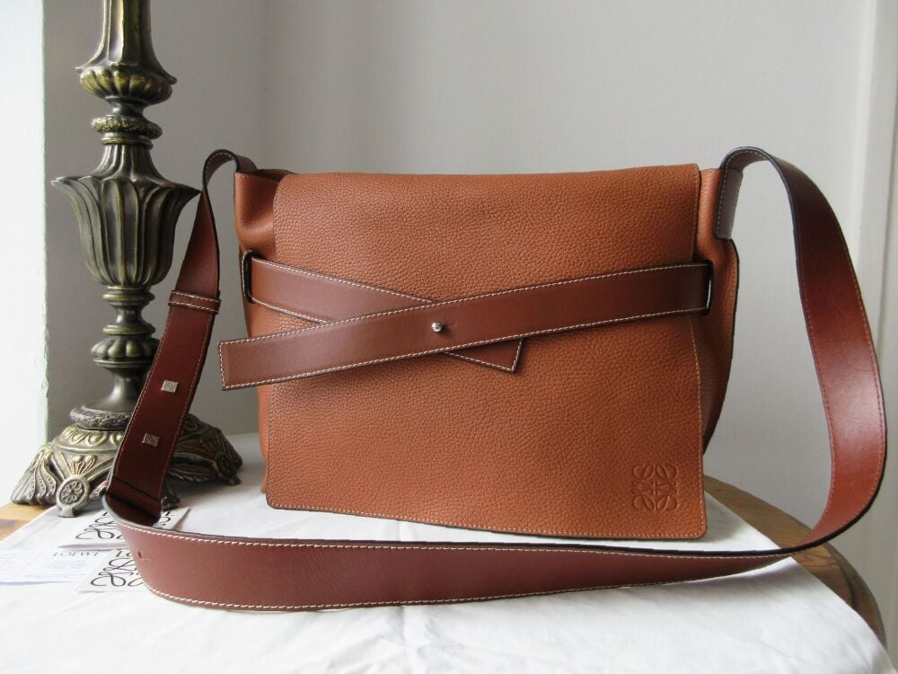 Loewe Large Belted Bolso Messenger in Tan Bronceado Calfskin
