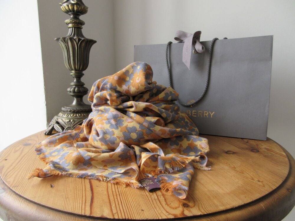 Mulberry Clover Camo Printed Wrap in Foggy Grey and Fudge Bamboo Soya Mix