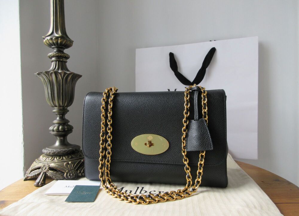 Mulberry Medium Lily in Black Classic Grain