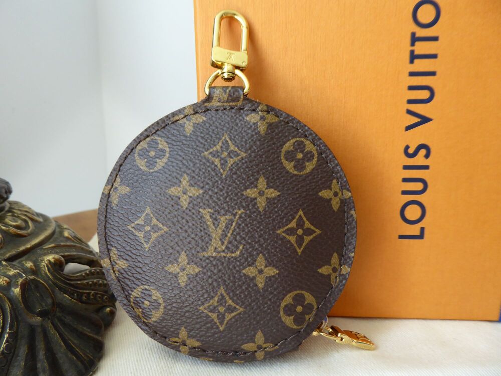 Louis Vuitton Round Zipped Coin Pouch Bag Charm with Snap Hook in Monogram Canvas