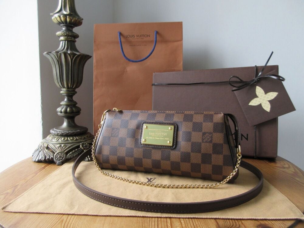 Louis Vuitton Eva Shoulder Clutch in Damier Ebene Louis Vuitton Eva Shoulder Clutch in Damier Ebene