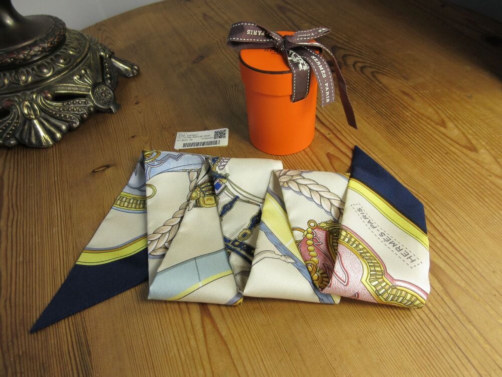 Hermès Grand Apparat Twilly in Ivory, Marine, Rose Silk - SOLD